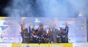 එක්දින සටනනේ ජය රාජකීයයන්ට