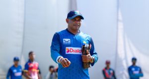 සනත් ඉල්ල අස්වෙයි