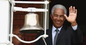ක්රිකට් පුරාවෘත්තය සර් ගාෆීල්ඩ් සෝබර්ස් දිවි ගමන නිමා කරයි