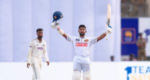 සොනාල්ගේ ශතකය සහ දික්වැල්ලගේ ඉනිම ශ්රී ලංකාවට සැනසීමක් ගෙන දෙයි